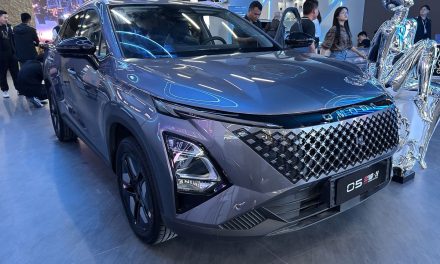 Kelebihan Chery C5 CSH: Hybrid 1.000 Km Fitur ADAS Lengkap