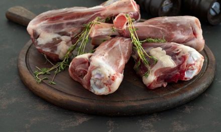 Cara Terbaik Memasak Daging Kambing Agar Lumer Di Mulutmu!