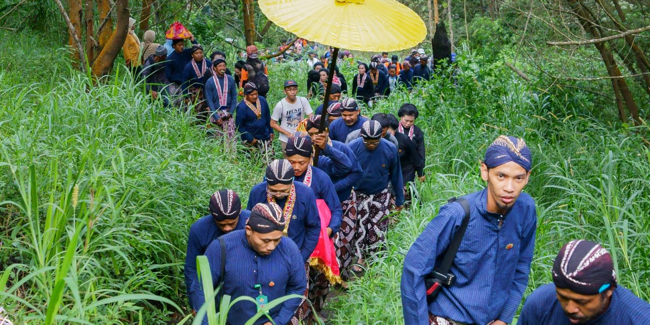 Upacara Labuhan Di Jawa: Ungkapan Rasa Syukur Kepada Tuhan